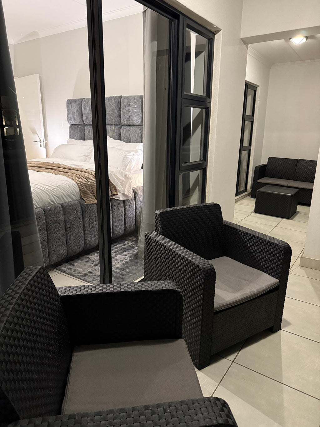 The Blyde | Luxury 1-Bedroom Apartment with Balcony - The Blyde Crystal Lagoon