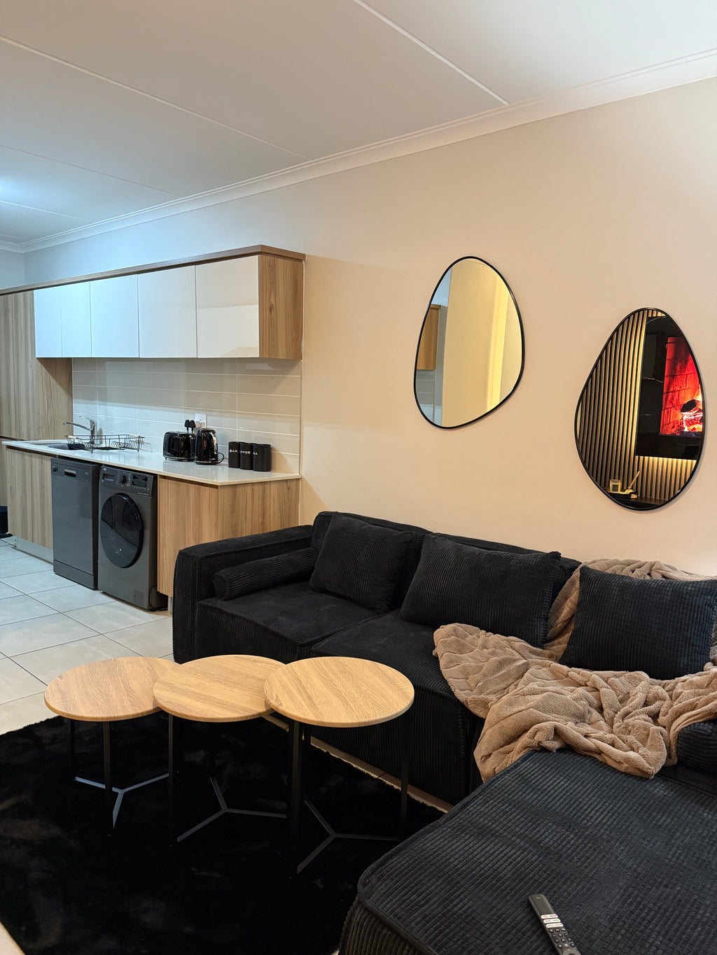 The Blyde | Luxury 1-Bedroom Apartment with Balcony - The Blyde Crystal Lagoon