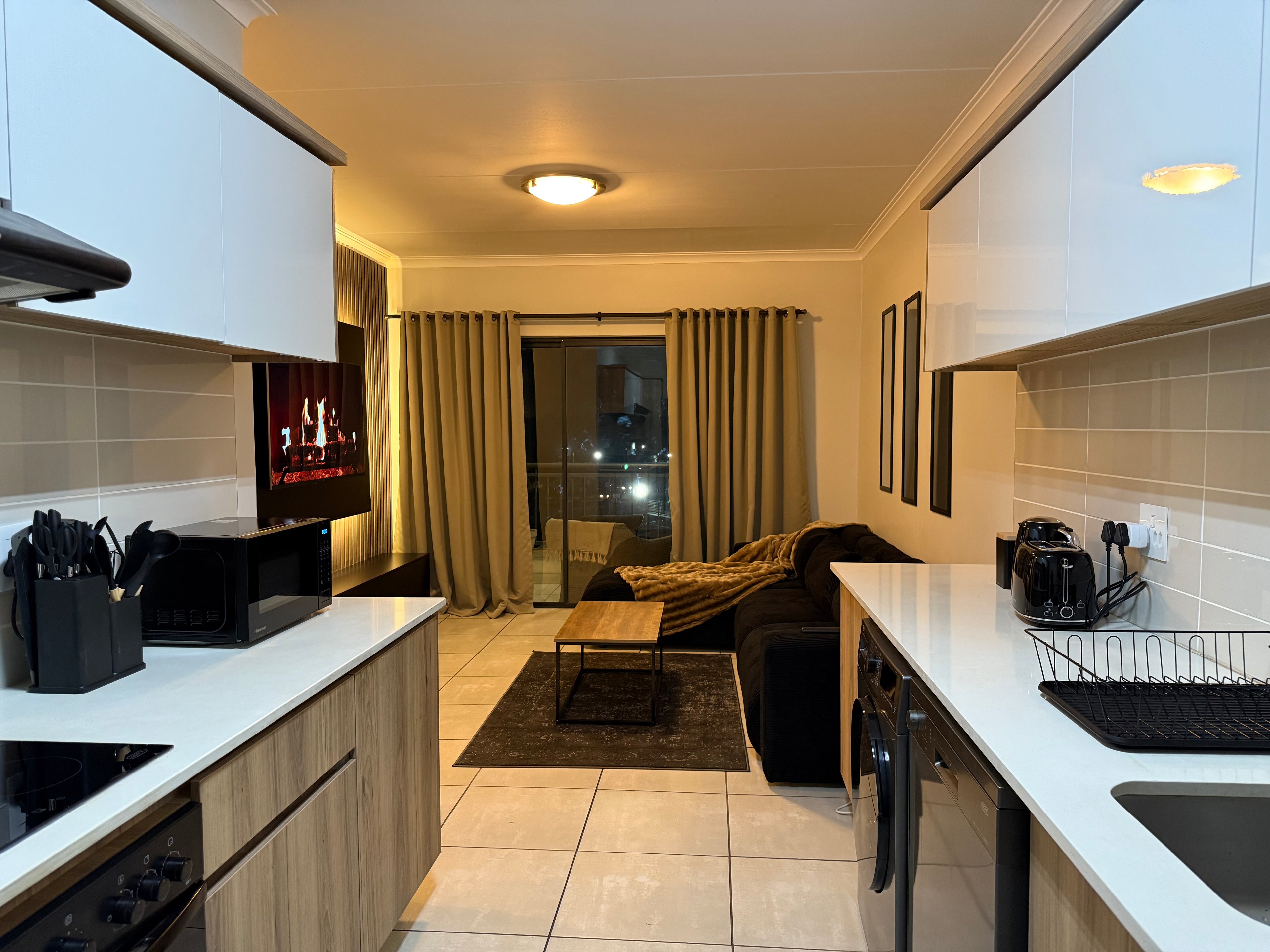 The Blyde | Modern 1-Bedroom Apartment with Balcony - The Blyde Crystal Lagoon