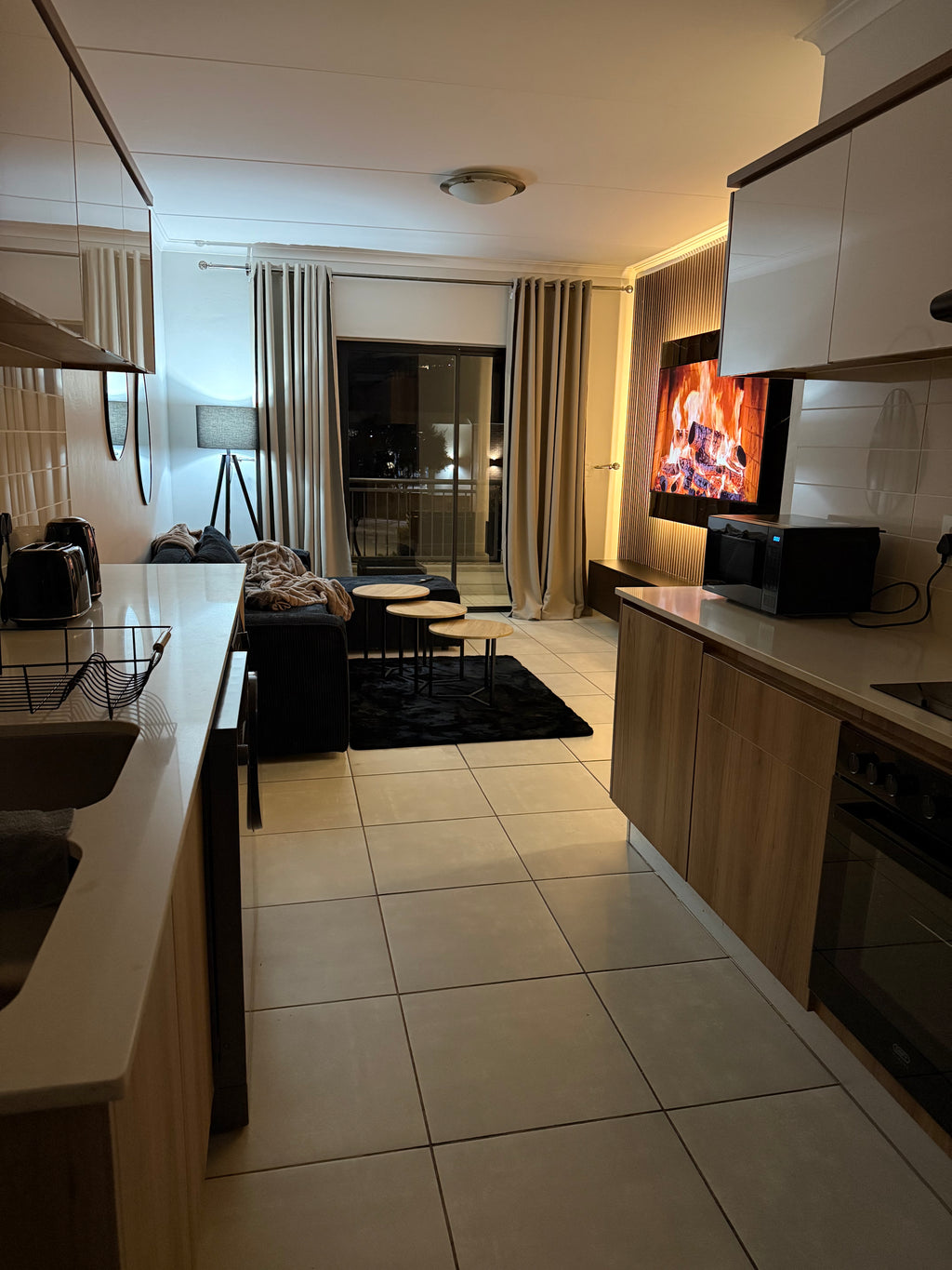 The Blyde | Luxury 1-Bedroom Apartment with Balcony - The Blyde Crystal Lagoon