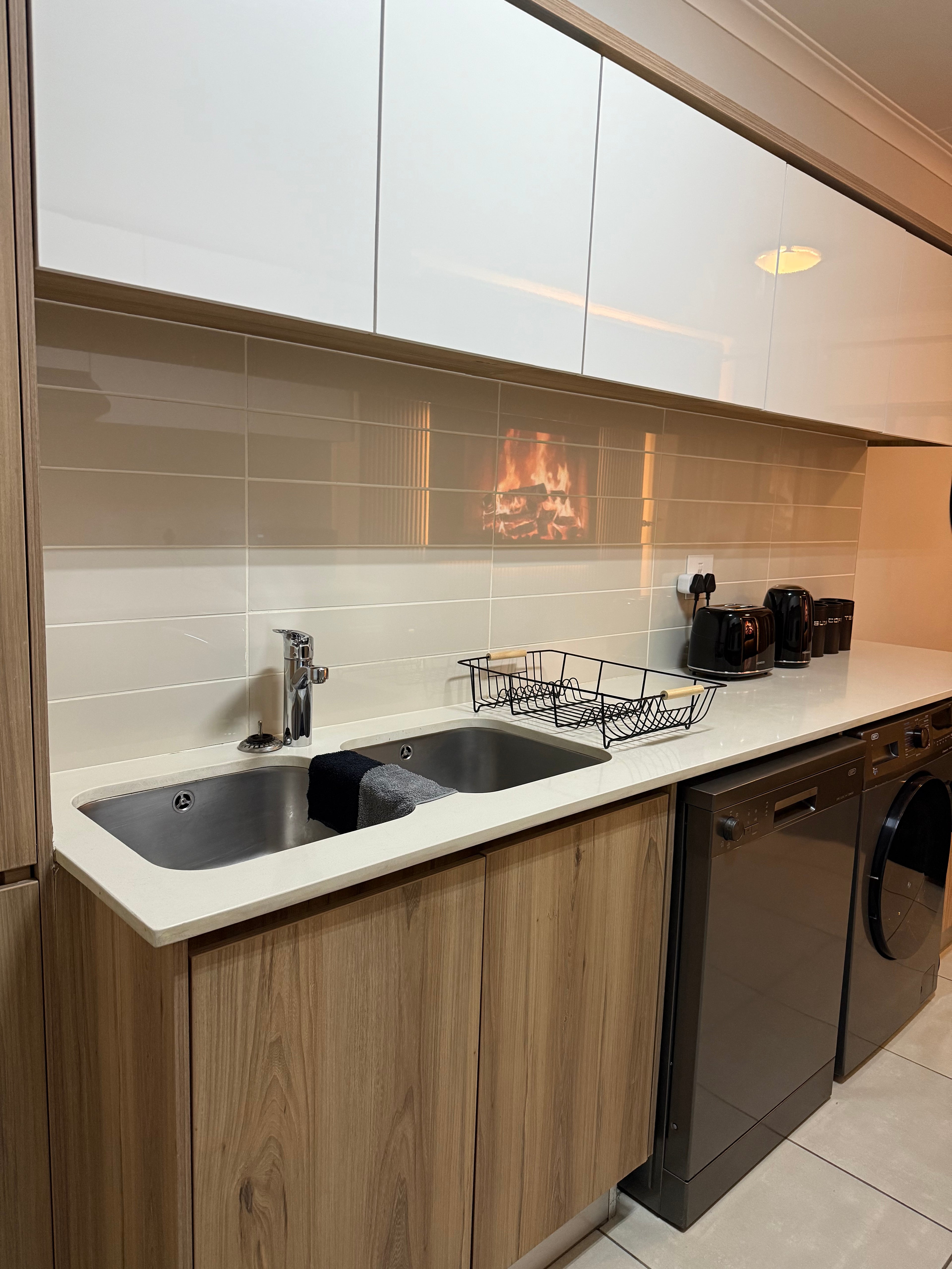 The Blyde | Luxury 1-Bedroom Apartment with Balcony - The Blyde Crystal Lagoon