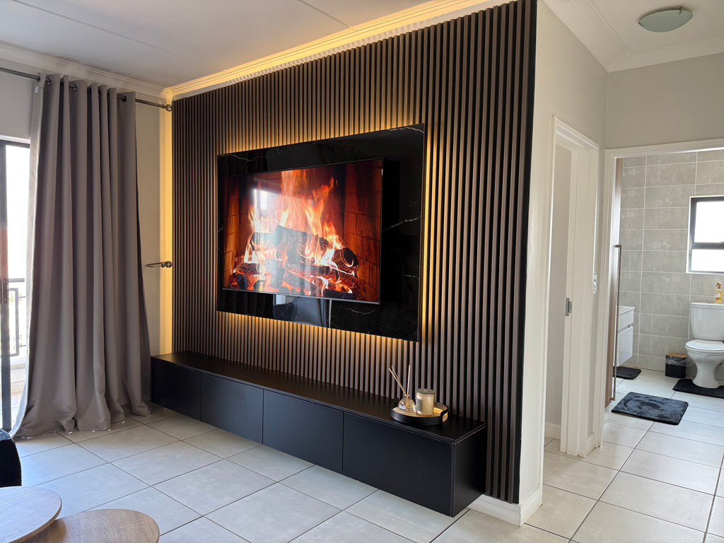 The Blyde | Luxury 1-Bedroom Apartment with Balcony - The Blyde Crystal Lagoon